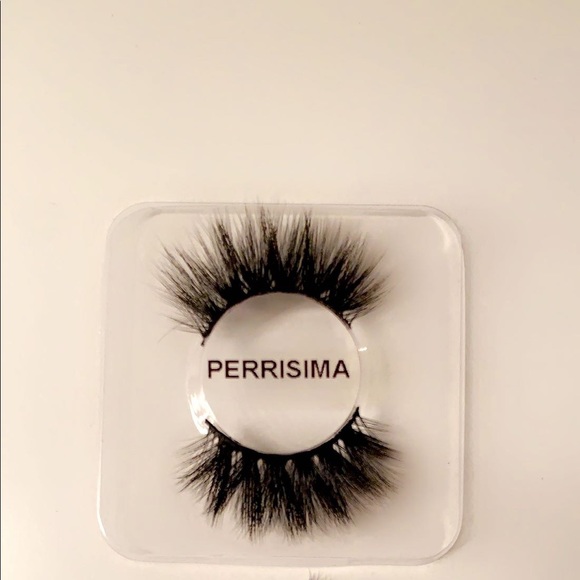 Lashes - Picture 12 of 14